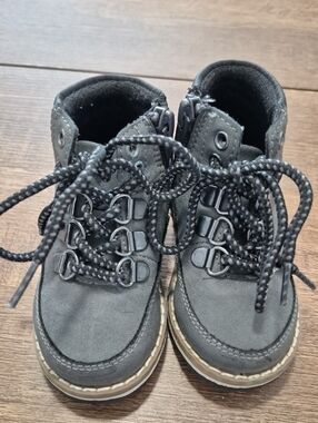 Childrens Place Faux Leather Baby Hikers Sz. 4
